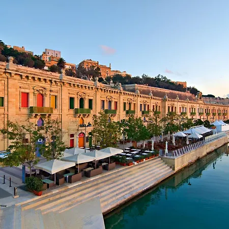 Tranquil Retreat Steps From St Julians Action * Сент Джулианс