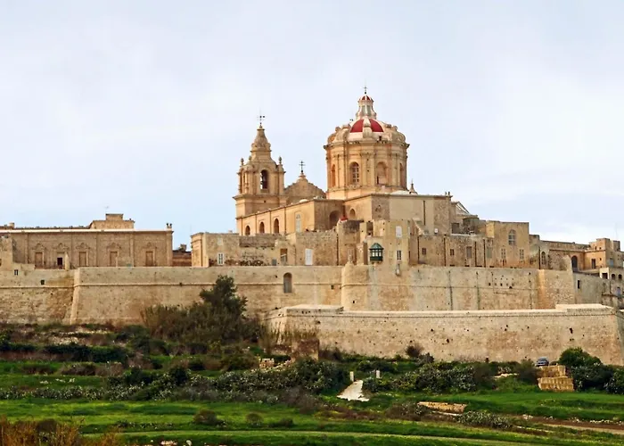 Apartman Tranquil Retreat Steps From St Julians Action