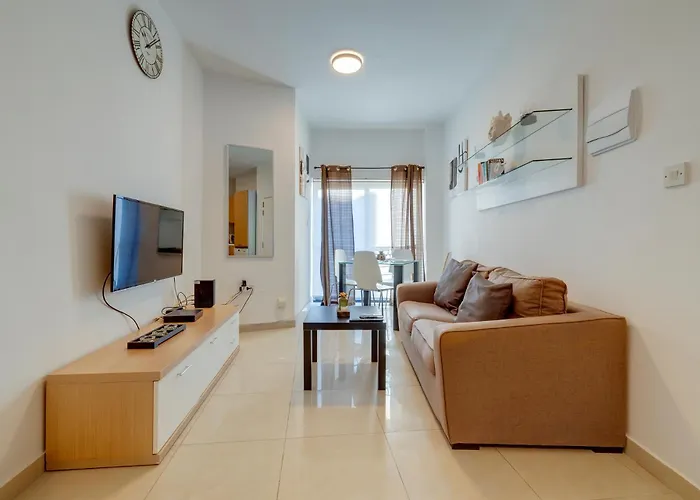 Tranquil Retreat Steps From St Julians Action Apartman *