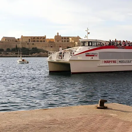 Апартаменты Tranquil Retreat Steps From St Julians Action Сент Джулианс