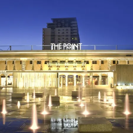 Tranquil Retreat Steps From St Julians Action アパート