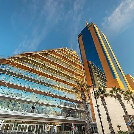 Tranquil Retreat Steps From St Julians Action *