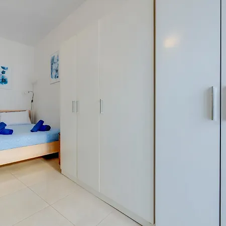 Tranquil Retreat Steps From St Julians Action * Saint Julian's