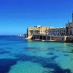 Tranquil Retreat Steps From St Julians Action * San Ġiljan