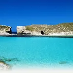 Tranquil Retreat Steps From St Julians Action *