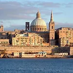 Apartman Tranquil Retreat Steps From St Julians Action *