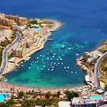 Apartman Tranquil Retreat Steps From St Julians Action