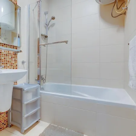 아파트 Tranquil Retreat Steps From St Julians Action